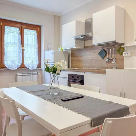 Daire Hc - Gerani Lovely With Balcony! *