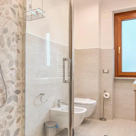 Hc - Gerani Lovely With Balcony! *